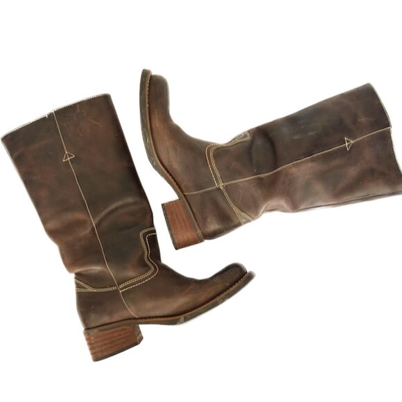 Brown healed engineer boots, size 6.5 with white stiching detail and square toe - Picture 1 of 9